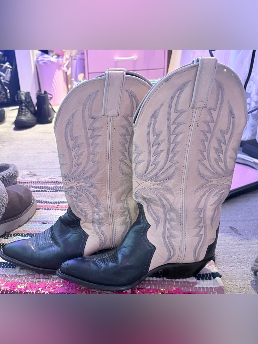 Women's Two-Tone Black & Cream Western Heeled Boots